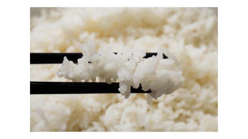 お米に付着しているのはカビ。食べても大丈夫？